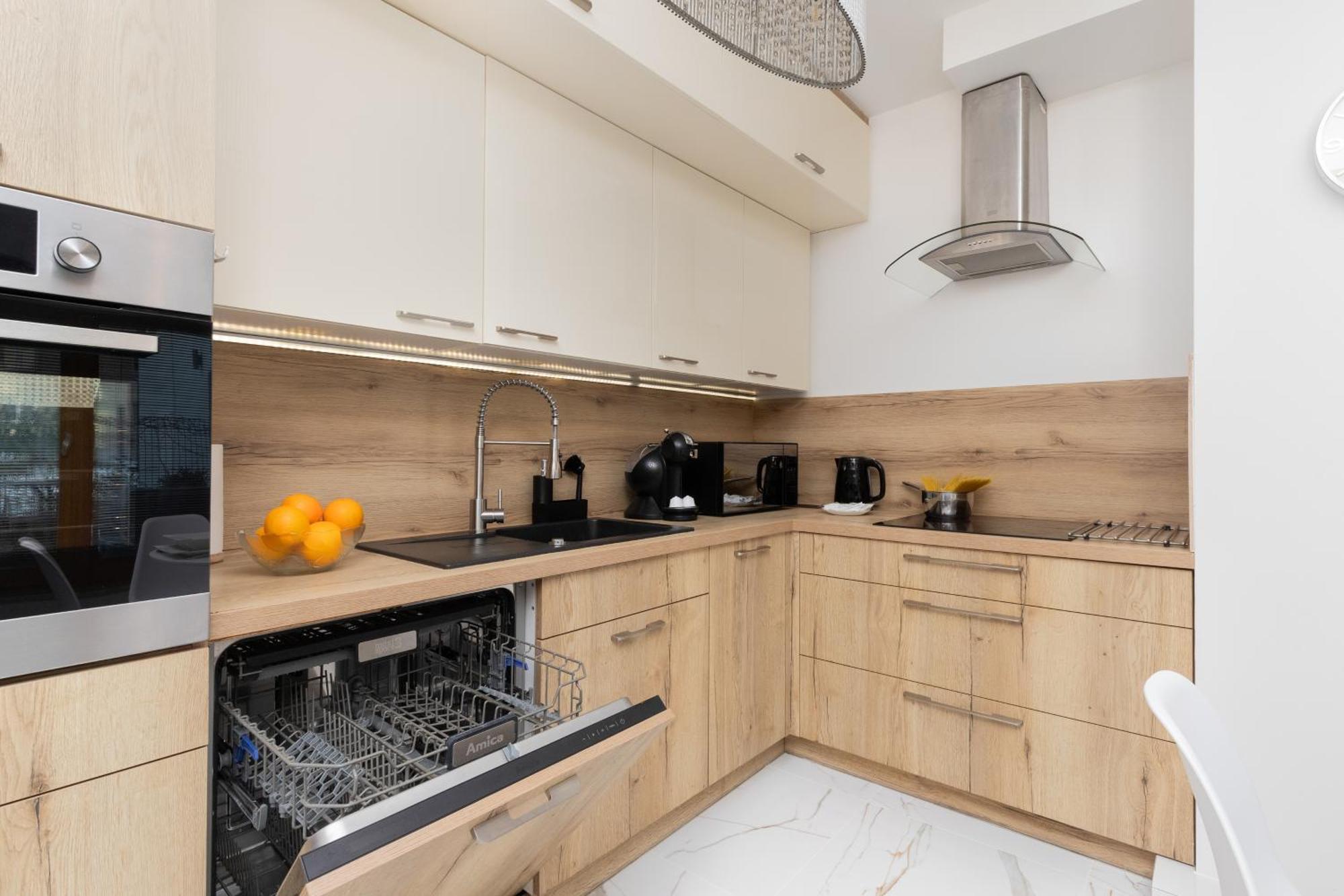 Batorego 7 Apartament With Terrace & Parking Downtown Gdynia By Renters المظهر الخارجي الصورة