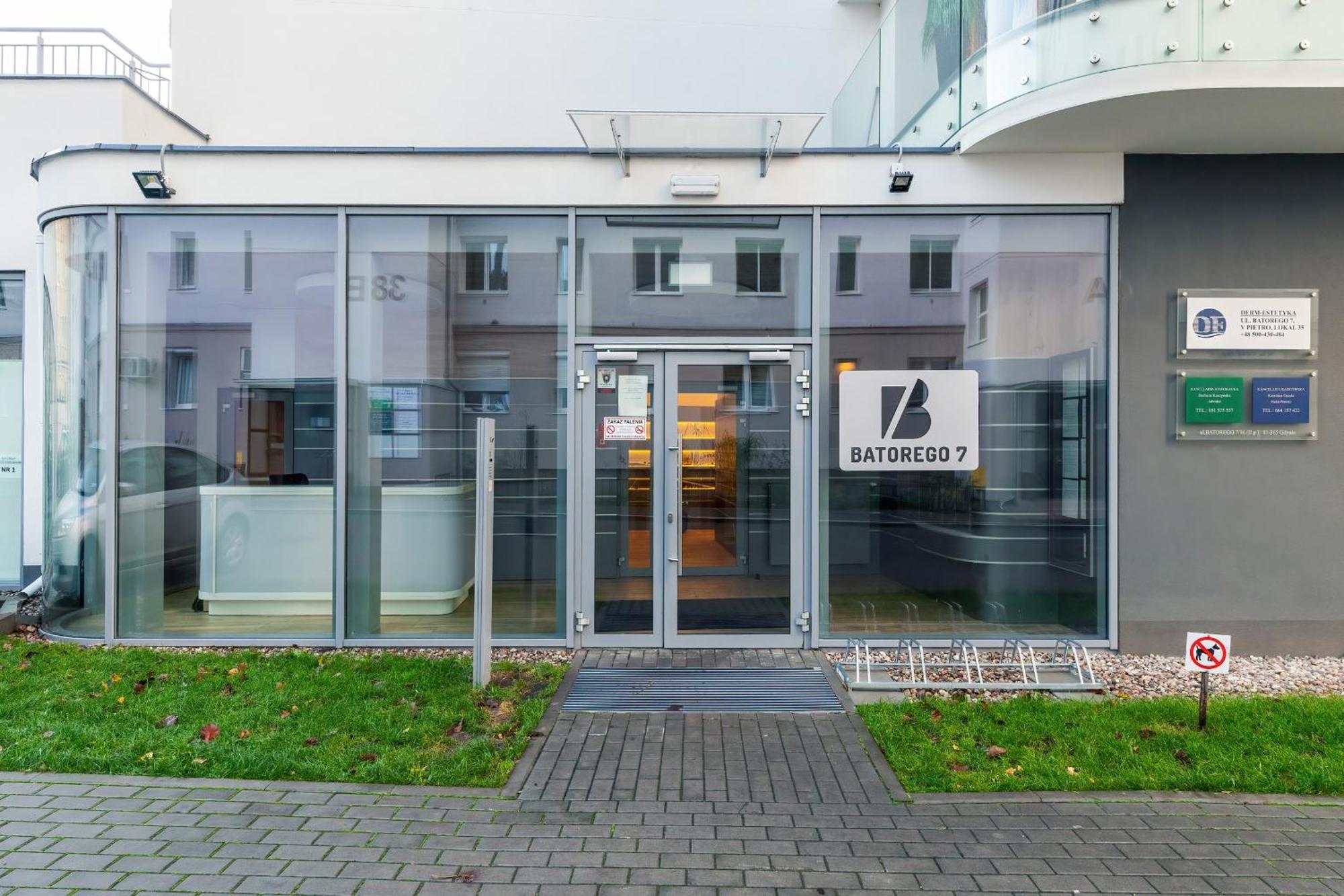 Batorego 7 Apartament With Terrace & Parking Downtown Gdynia By Renters المظهر الخارجي الصورة